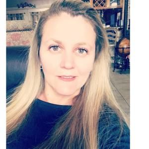 Meet your Posher, Claudia